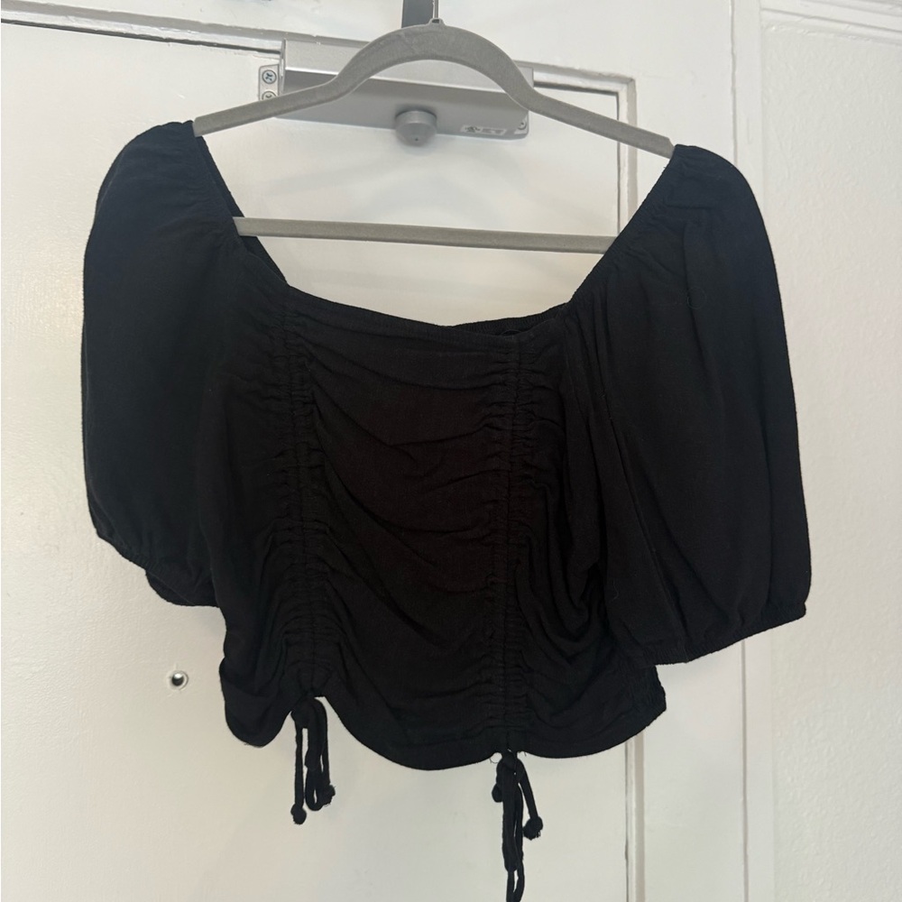 Square neck puff sleeve top